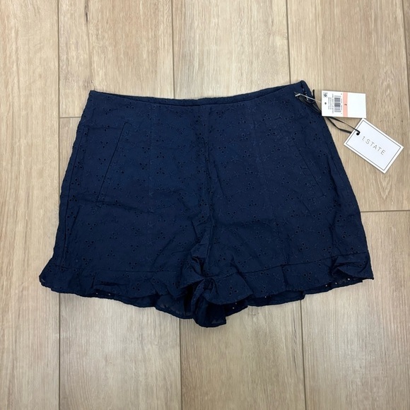 1. State Eyelet Ruffled Casual Shorts Size 2 - Picture 2 of 8